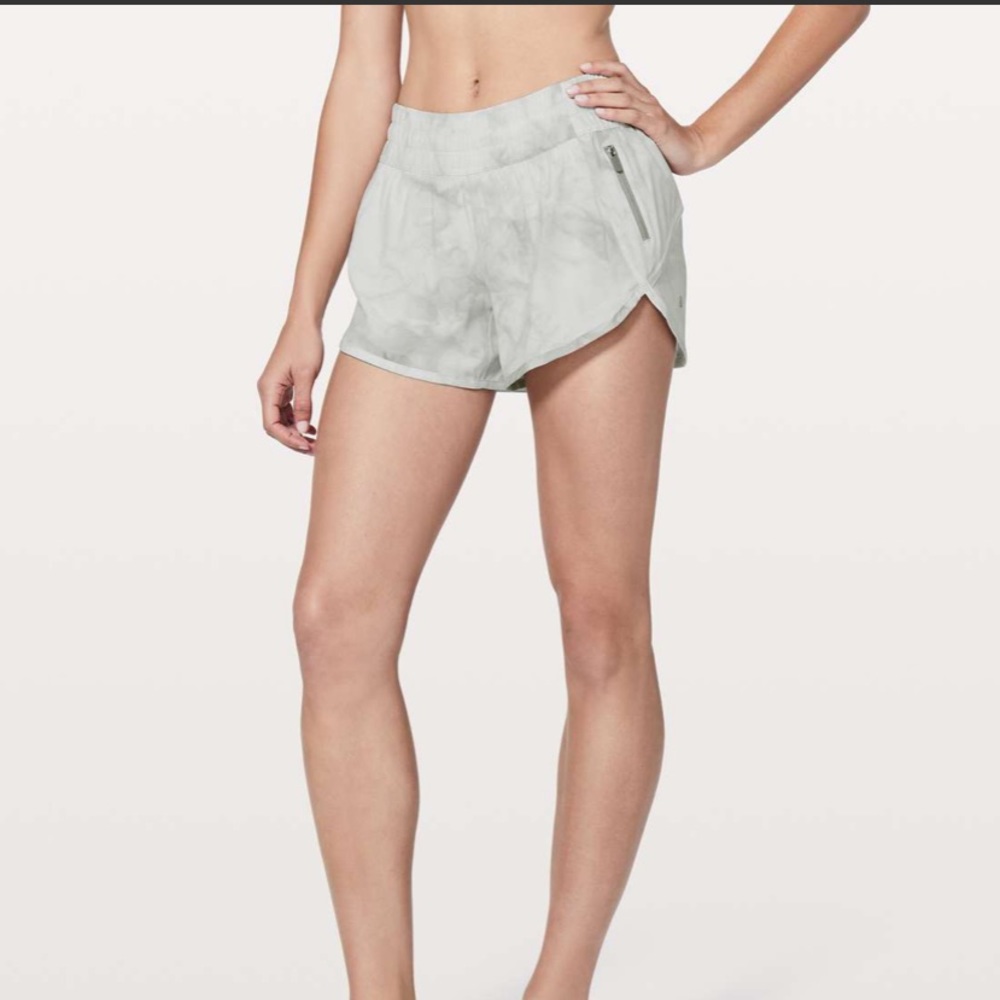 NWOT Lululemon Diamond Dye Tracker Shorts Size 2